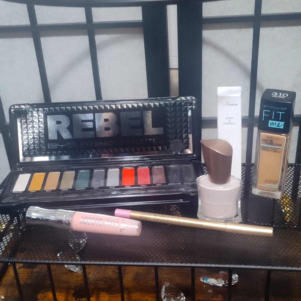 Makeup bundle